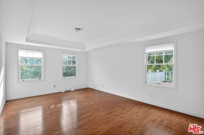 Building Photo - 15 N Ridgewood Rd