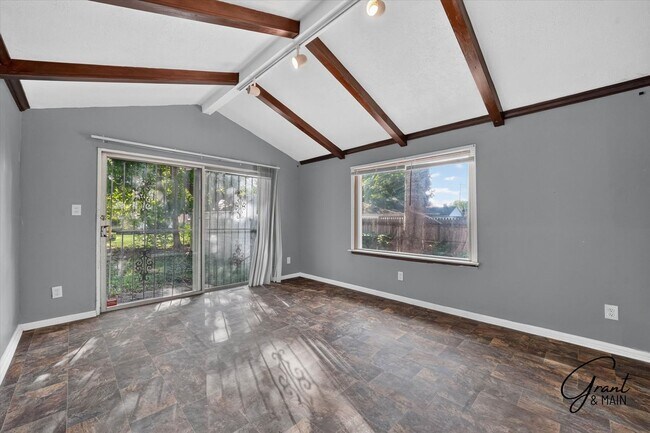 Building Photo - 17400 Huntington Rd