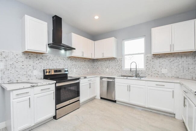 Building Photo - 10322 Rancho Bernardo Ln