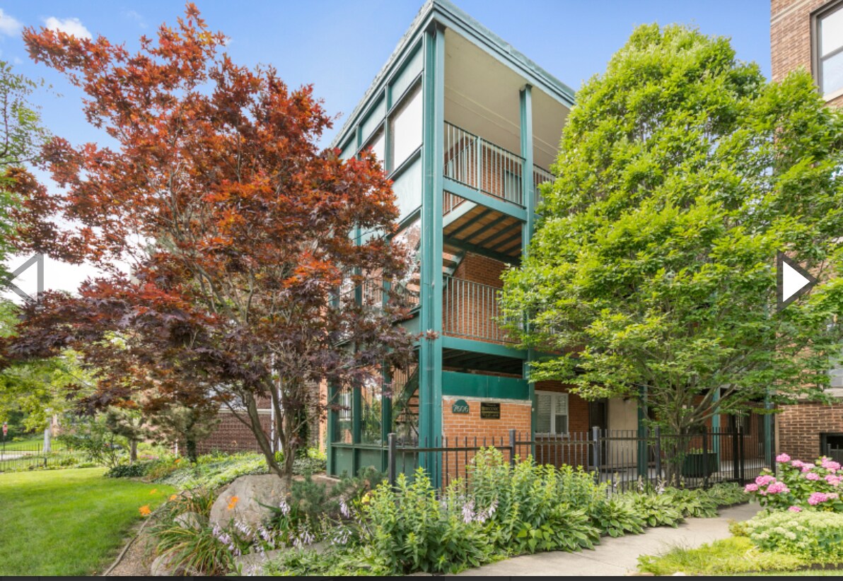 Building Photo - 7606 N Eastlake Ter