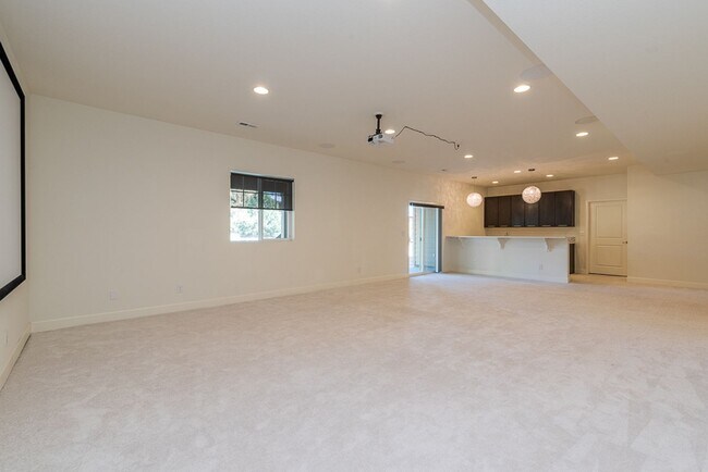 Building Photo - Beautiful 4 Bed, 3.5 bath home in SE Fort Collins