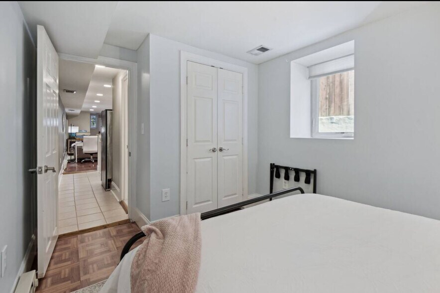 Building Photo - 441 12th St NE