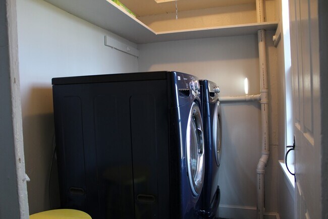 Building Photo - 134 Sandwich Rd