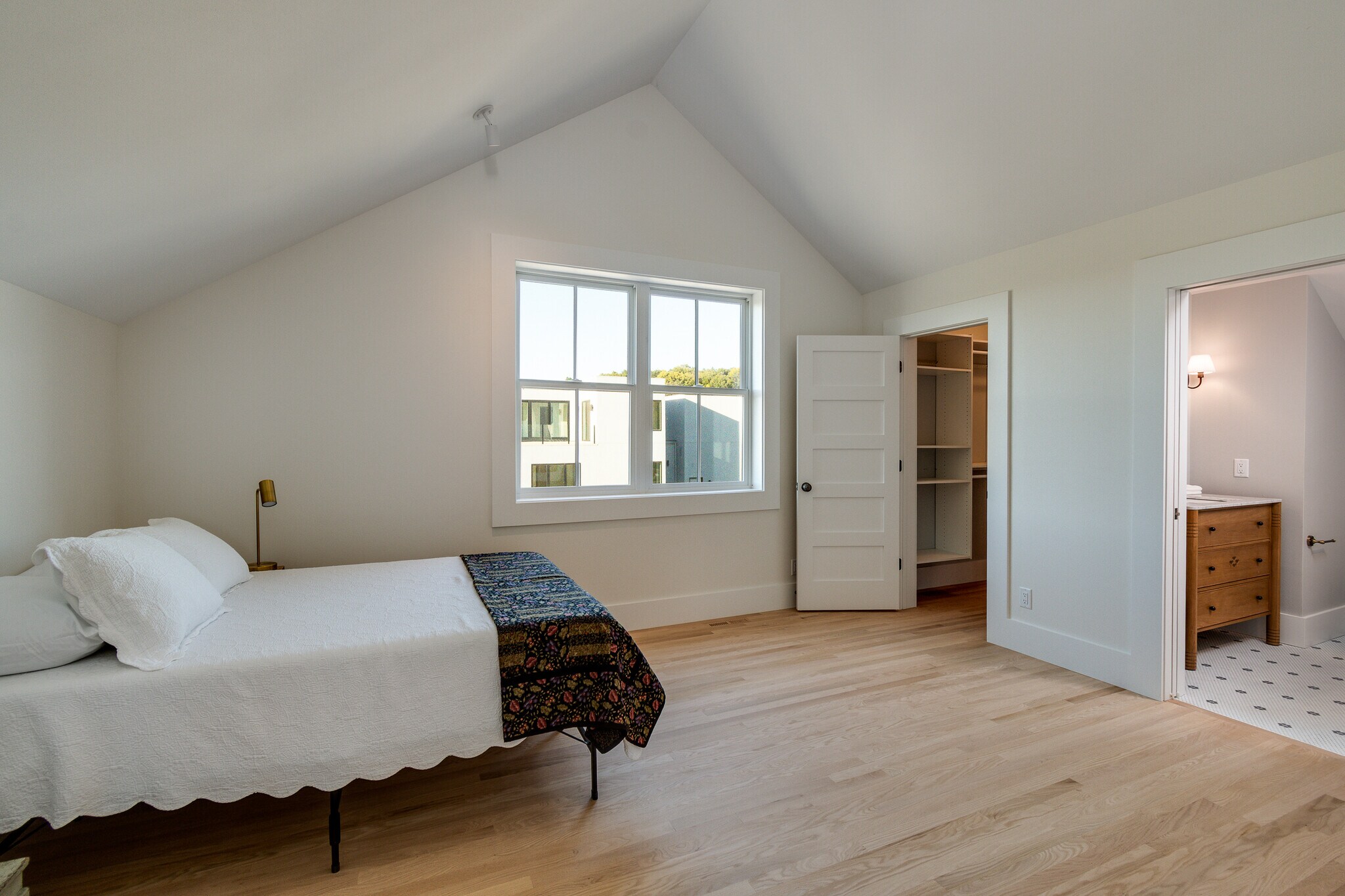 Building Photo - 4029 Serenbe St