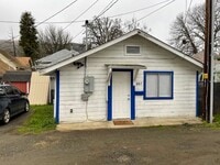 Building Photo - Studio Style Small House