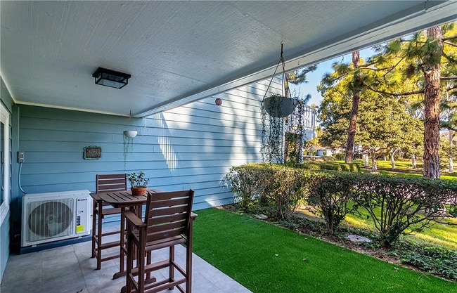 Building Photo - Executive Bixby Village condo with gorgeou...
