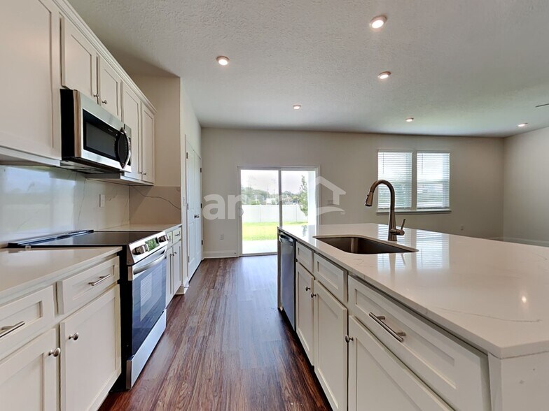 Building Photo - 309 Onate Cir