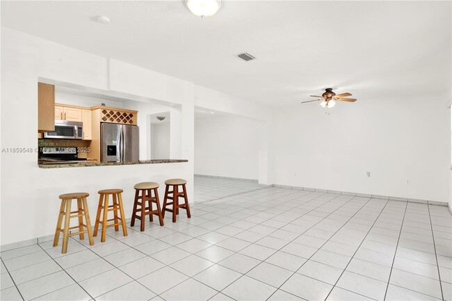 Building Photo - 7435 SW 34th St