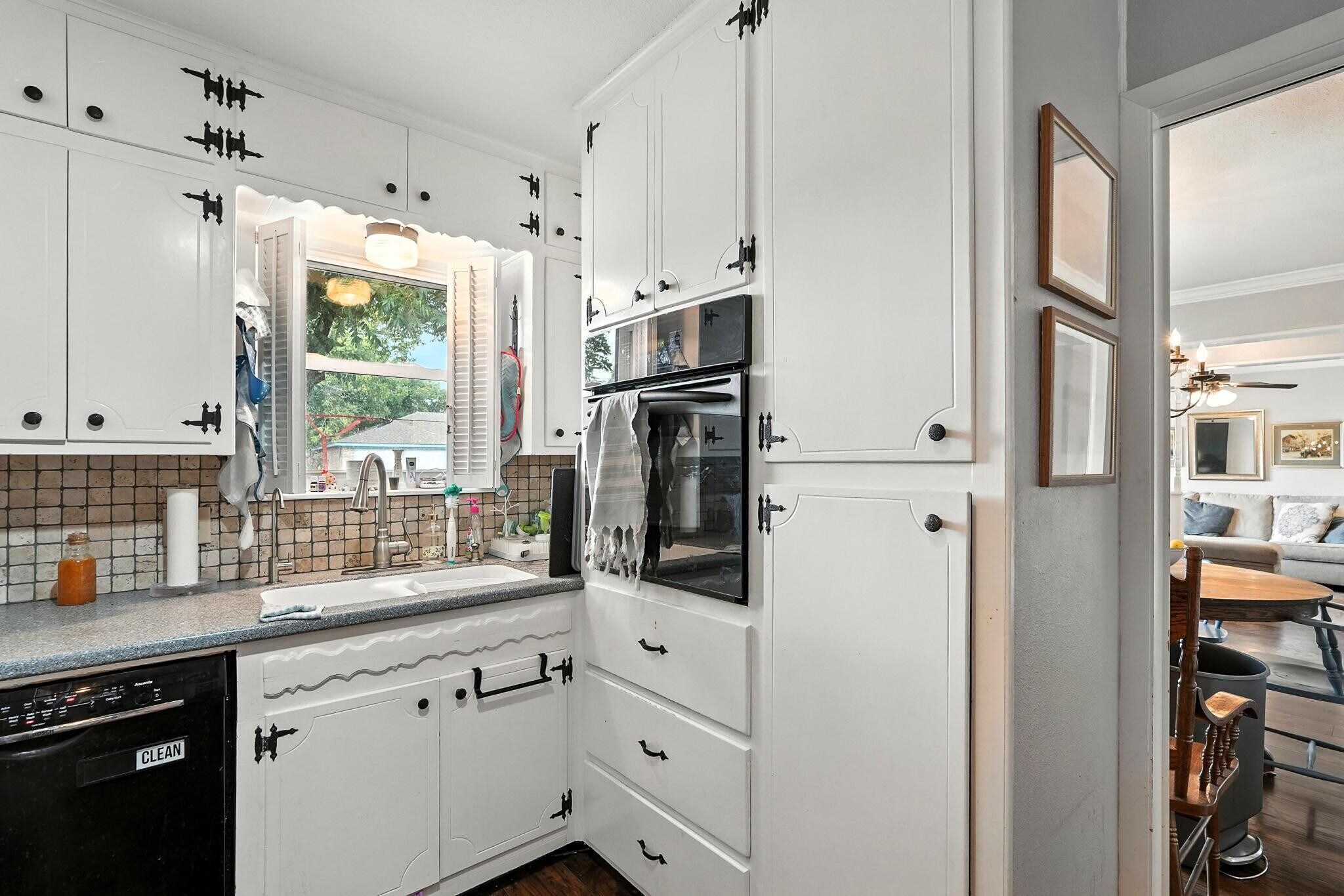 Building Photo - 3026 Ventura Dr