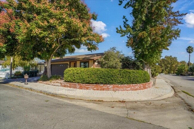 Building Photo - 25802 Quilla Rd