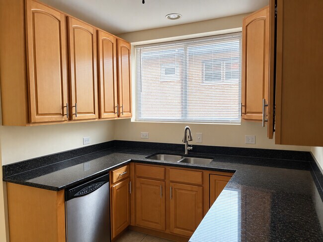 Building Photo - 10433 S Hale Ave