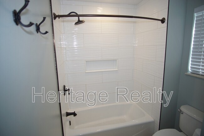 Building Photo - 818 Coleville Way