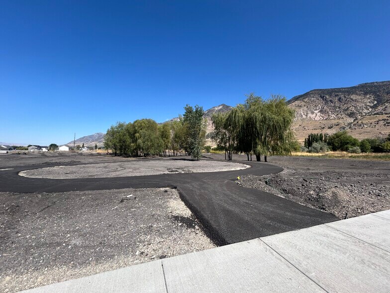 Building Photo - 82 W 925 N