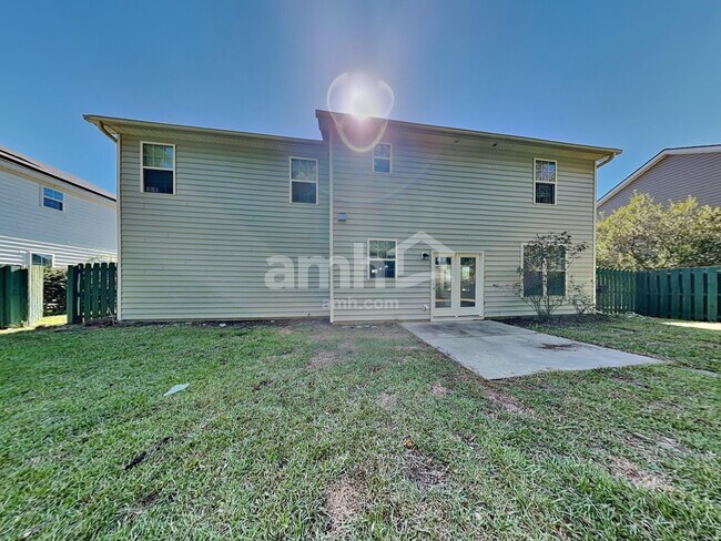 Building Photo - 95 Gentry Way