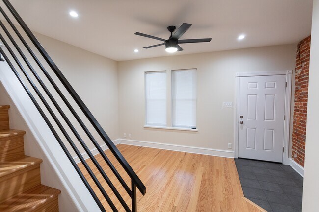 Building Photo - 5836 Alter St