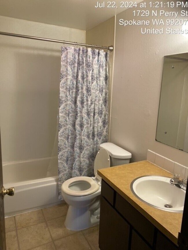 Building Photo - 1725 N Perry~+