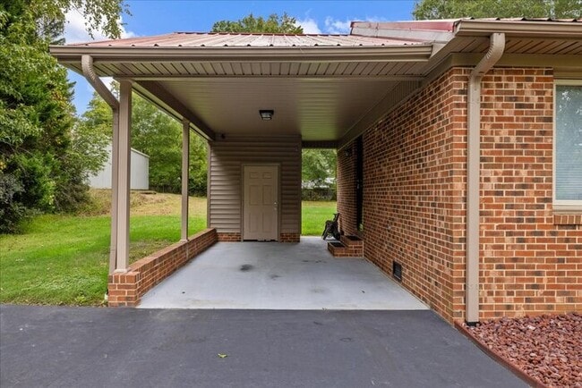 Building Photo - Ranch Style Home For Rent In Durham!