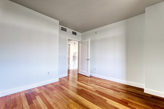 Building Photo - 8100 River Rd