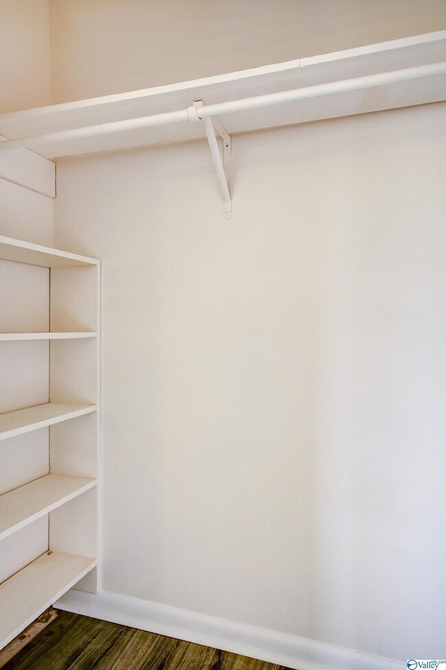 Building Photo - 2225 Golf Rd SW