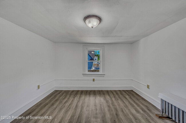 Building Photo - 934 Woodlawn St
