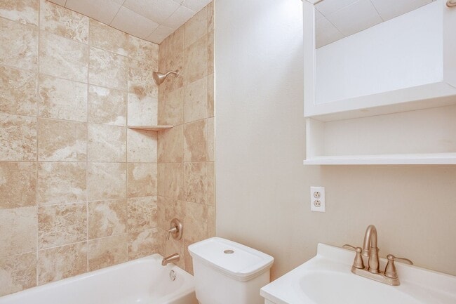 Building Photo - Pre Leasing for fall 2026! 2/1 in Tech Terrace