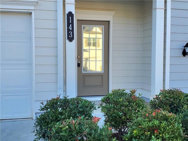 Building Photo - 143 Sawgrass Dr