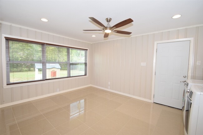 Building Photo - 8434 Bluegate St