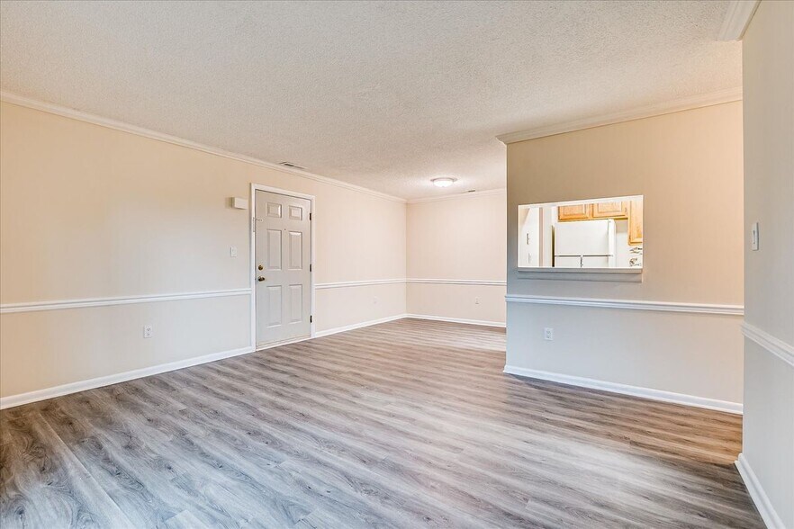 Building Photo - 211 Ravens Crest Dr