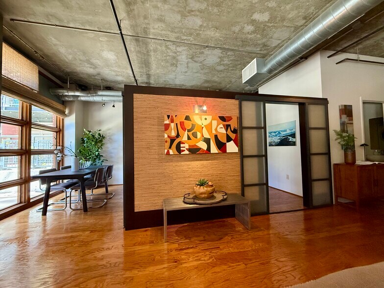 Building Photo - 877 Island Ave