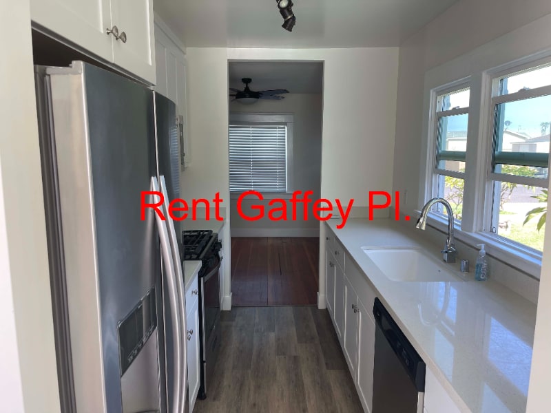 Building Photo - 827 N Gaffey Pl