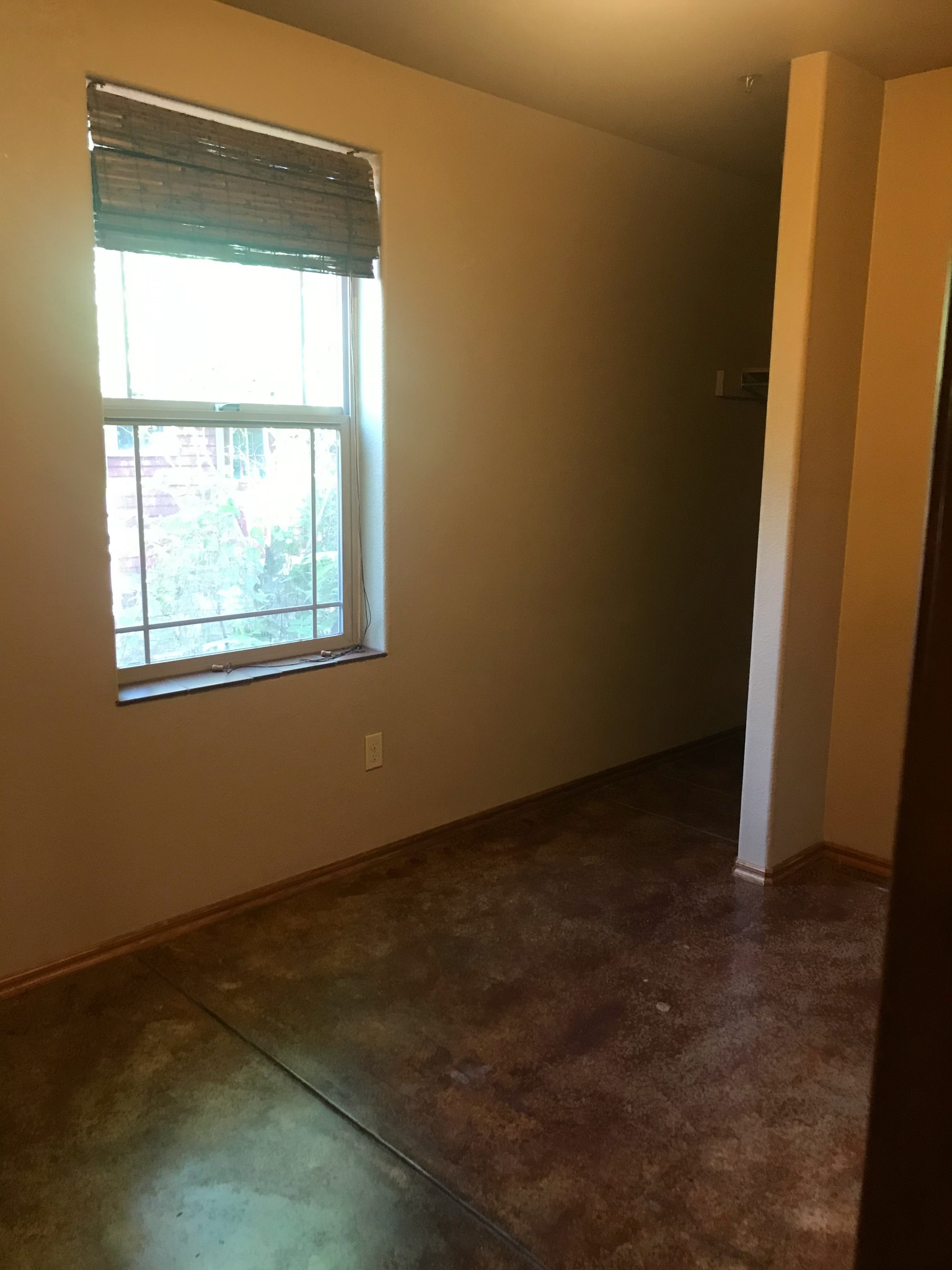 Building Photo - 617 S Sherwood St