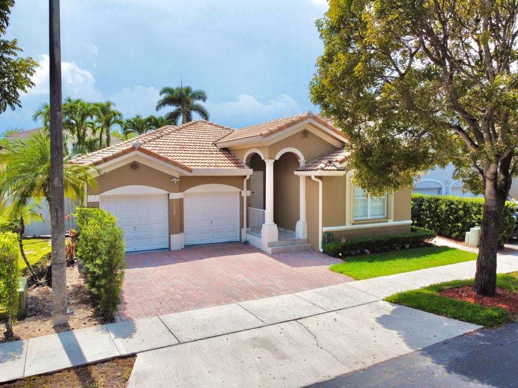 Building Photo - 11300 NW 48th Terrace