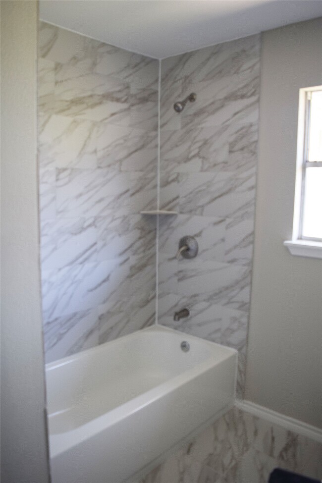 Building Photo - 509 Avenue J