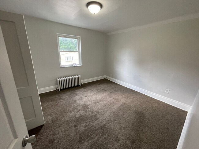 Building Photo - 1630 Rutherford Ave