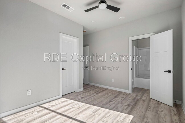 Building Photo - 948 S Corinth St Rd