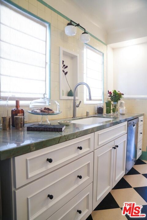 Building Photo - 1143 S Rimpau Blvd