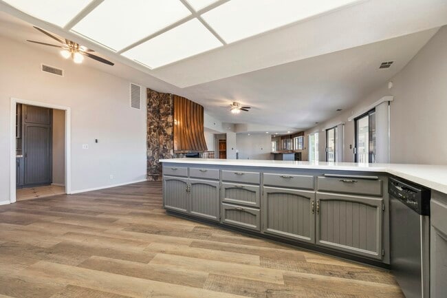 Building Photo - 29611 Bonanza Pl