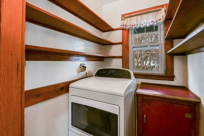 Building Photo - 22 Wyvern St