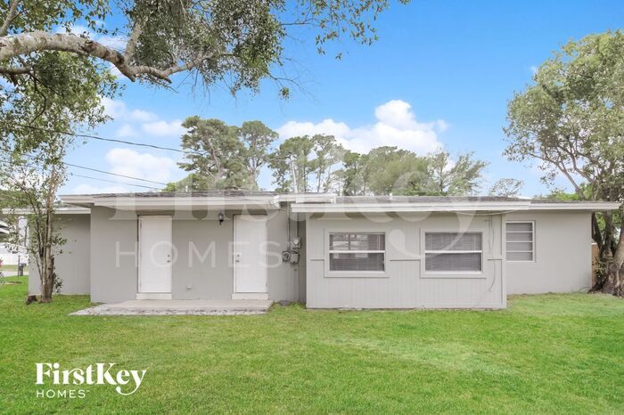 Building Photo - 1275 W Wellington Dr