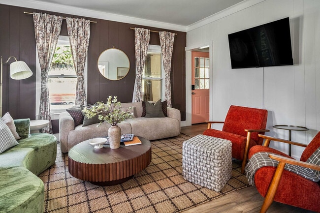 Building Photo - 52 Church St