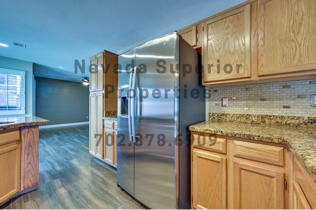 Building Photo - NW!!!  4 Bedrooms!!! Pool!! Spa!! Water Fa...