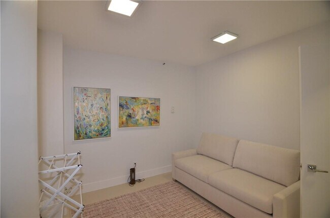 Building Photo - 19355 Turnberry Way