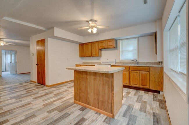 Building Photo - Dunkerton