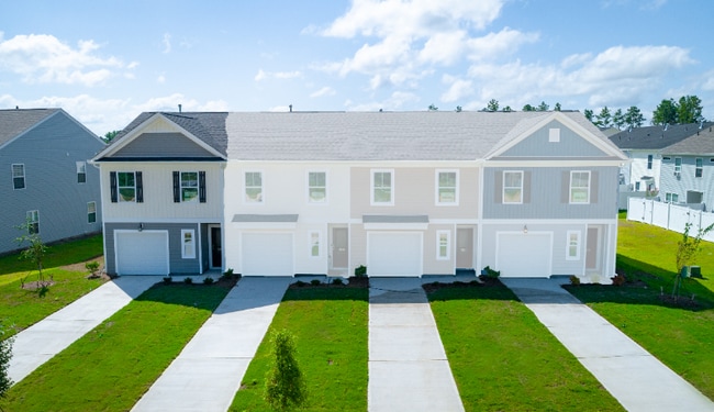 Building Photo - 185 Winding Chestnut Dr