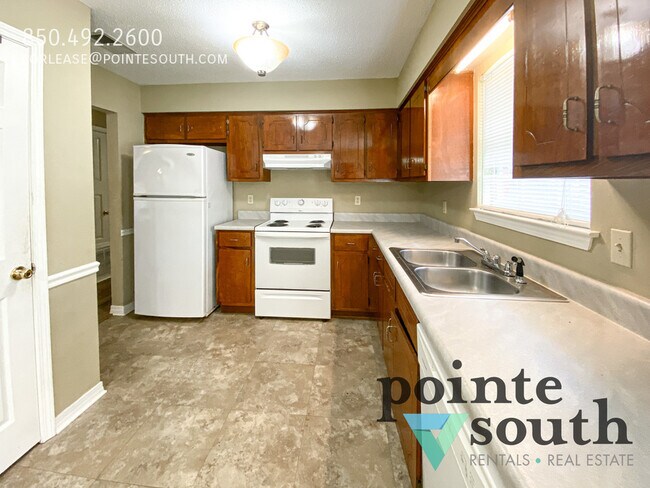 Building Photo - 21846 Mahan Dr