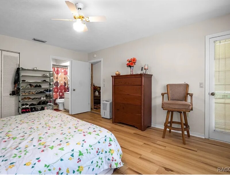 Building Photo - 210 E Glassboro Ct