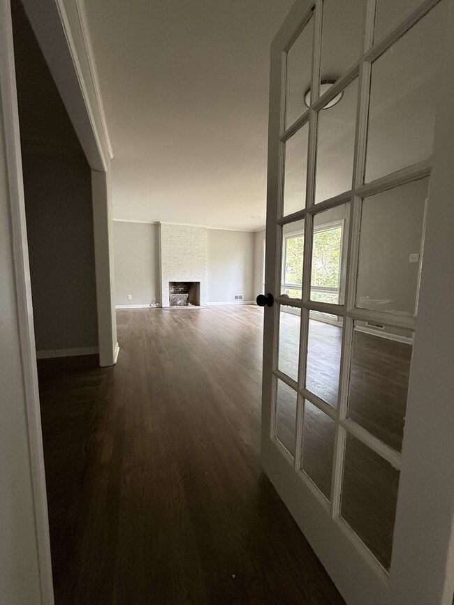 Building Photo - 405 Tyus St