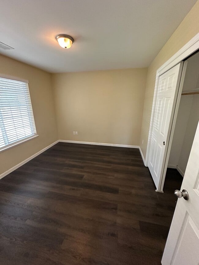 Building Photo - Beautiful Home in Sanger