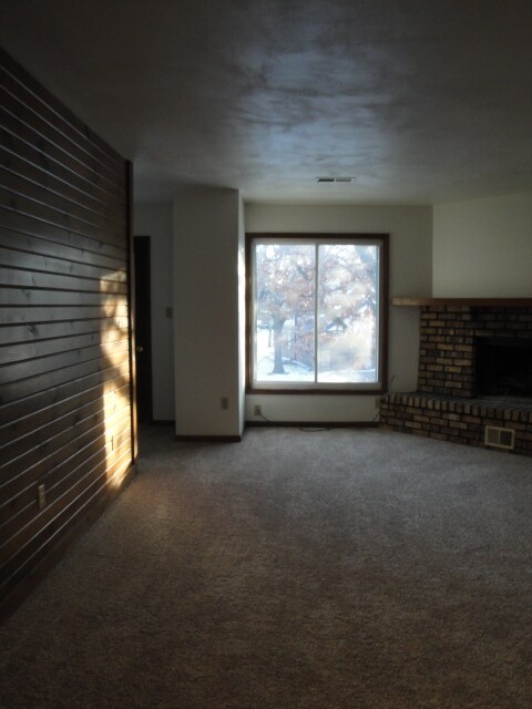 Building Photo - 3445 Kingswood Pl
