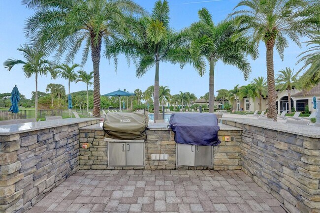 Building Photo - 1300 Eucalyptus Dr